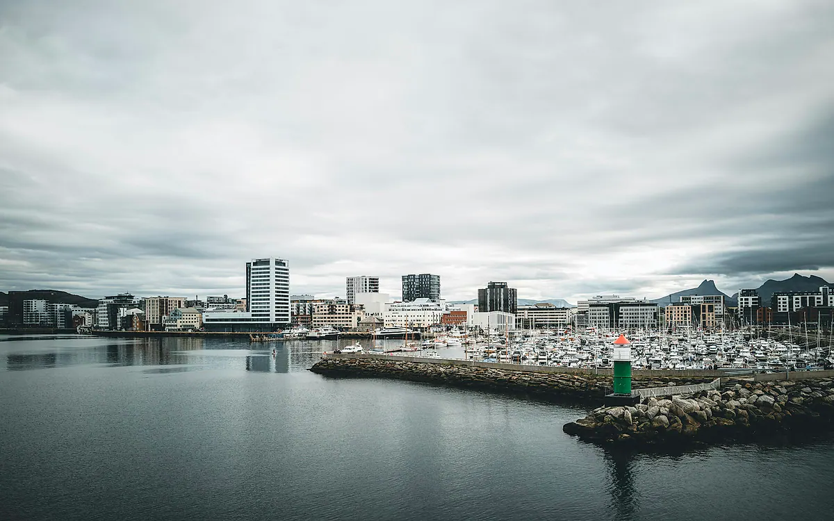 Bodø sentrum speilet i havna