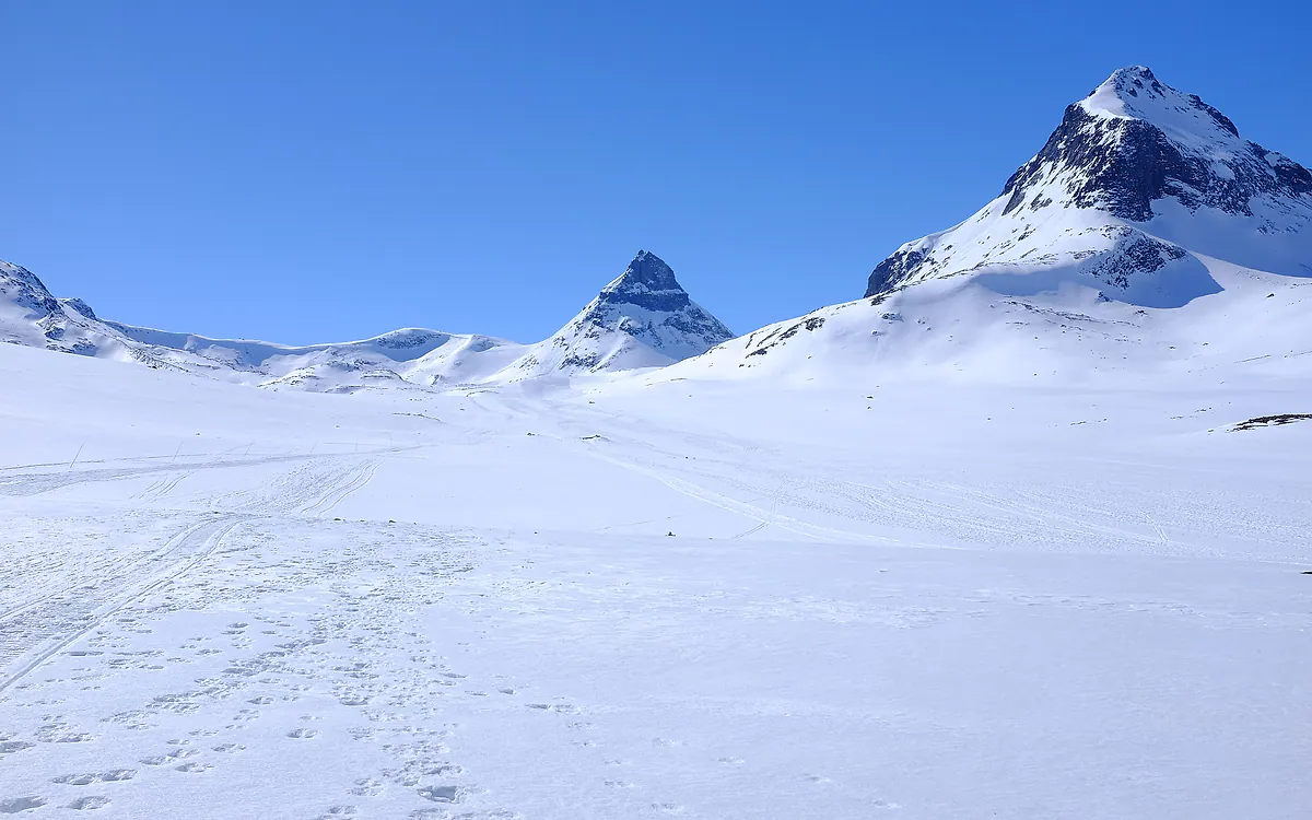 Fjellet Kyrkja i Jotunheimen sett fra Visdalen