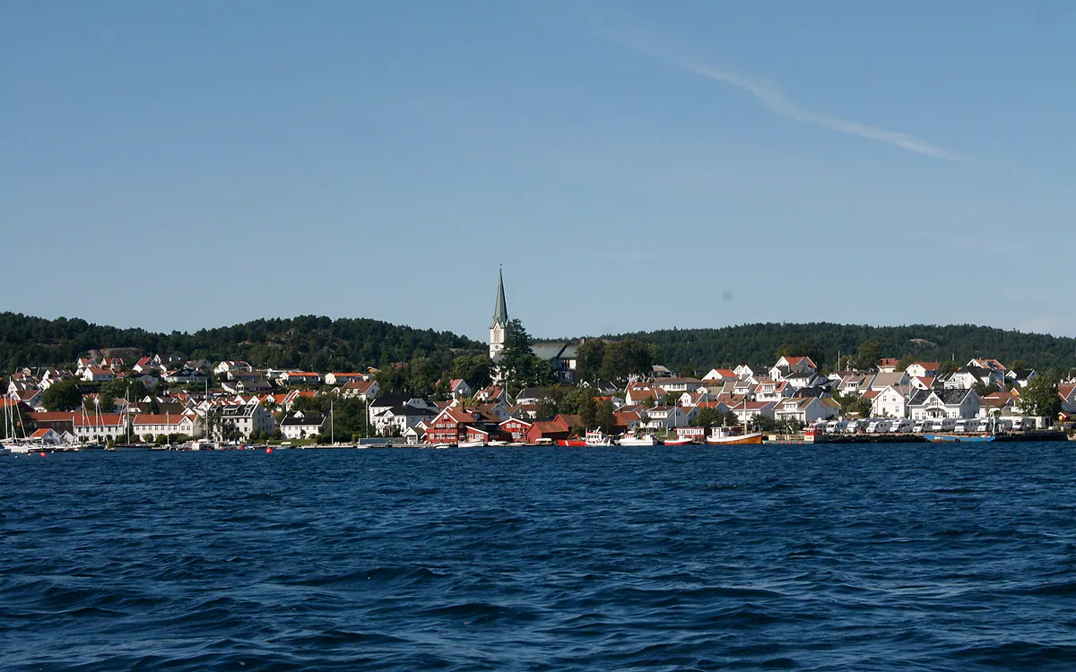 Lillesand sett fra sjøen