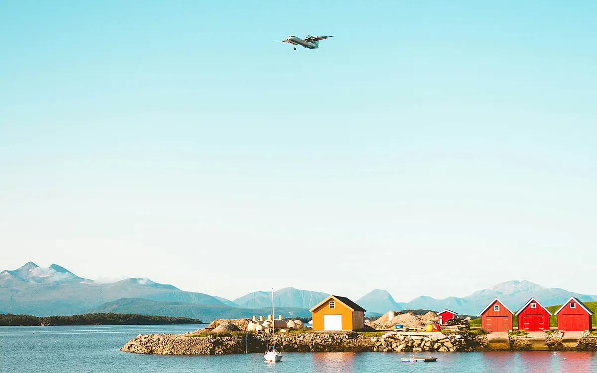 Moldefjorden og fjellene på andre siden