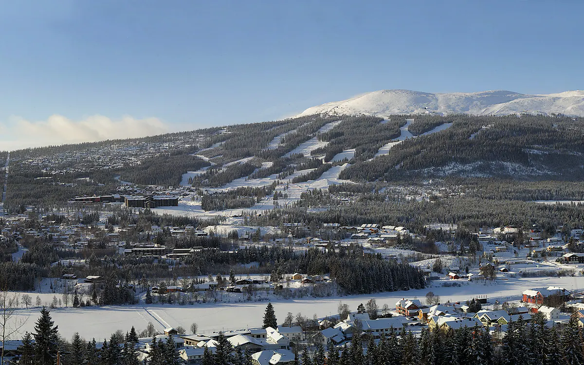 Trysil sentrum med Trysilfjellet bak