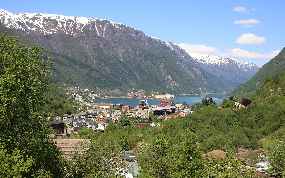 Odda mellom fjellene innerst i Sørfjorden